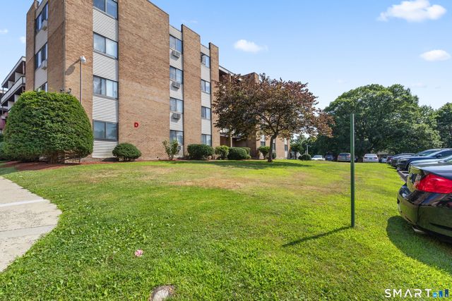 153 Bull Hill Lane 310, West Haven, CT 06516