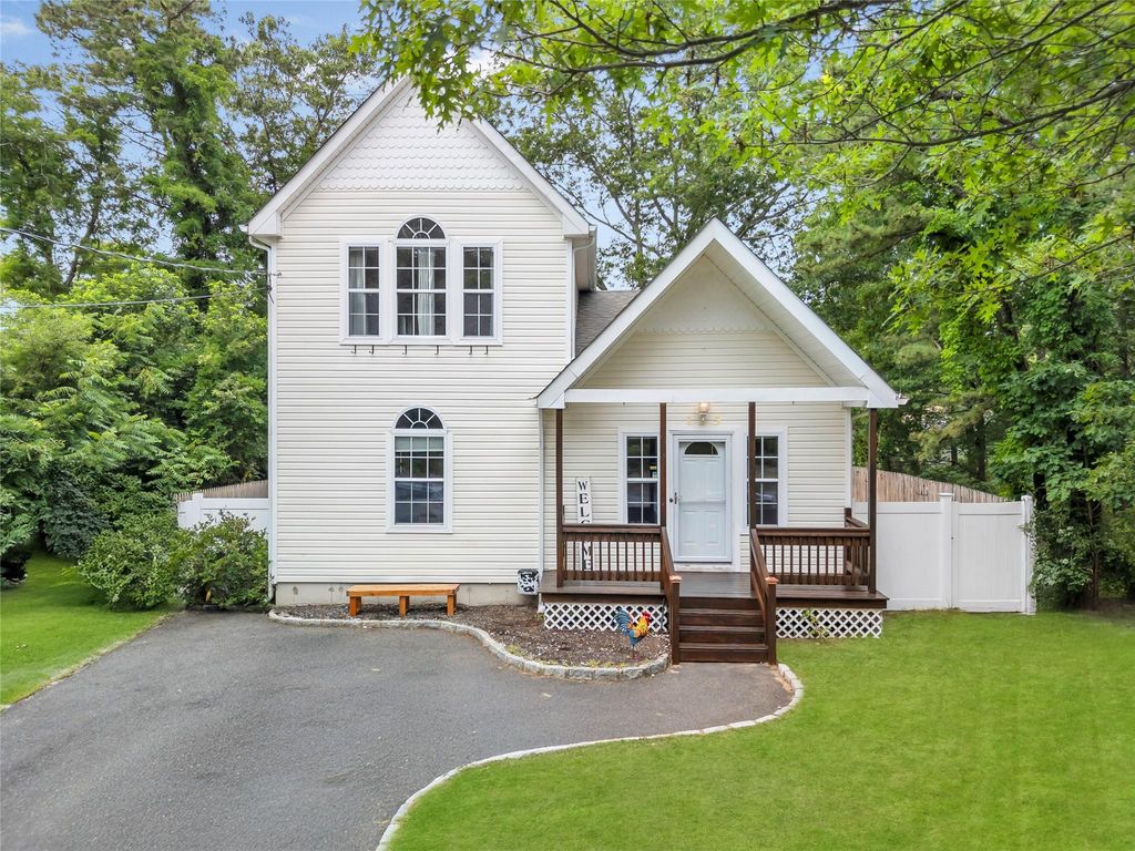 125 Middle Country Road, Ridge, NY 11961