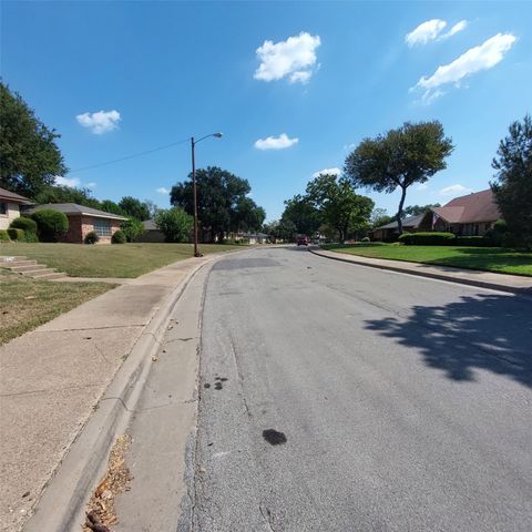 1253 Willow Glen Drive, Dallas, TX 75232