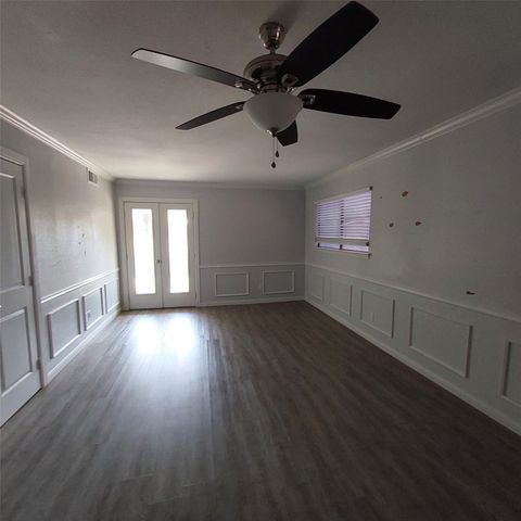 1253 Willow Glen Drive, Dallas, TX 75232