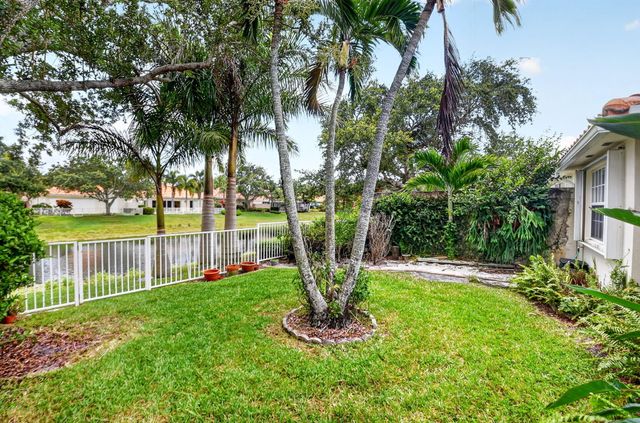 2774 Livingston Lane, West Palm Beach, FL 33411