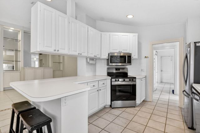 2774 Livingston Lane, West Palm Beach, FL 33411