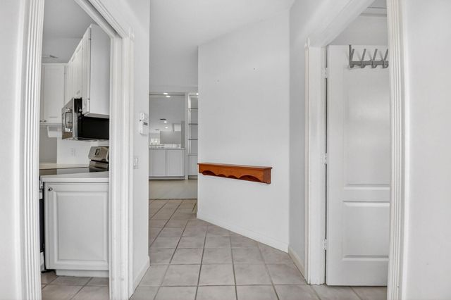 2774 Livingston Lane, West Palm Beach, FL 33411