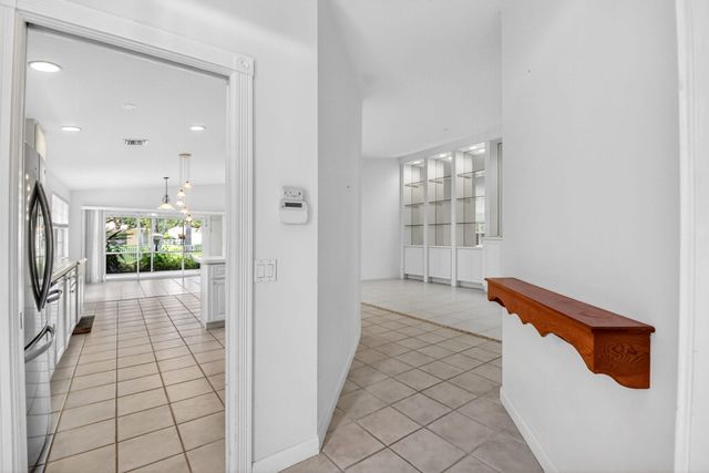 2774 Livingston Lane, West Palm Beach, FL 33411