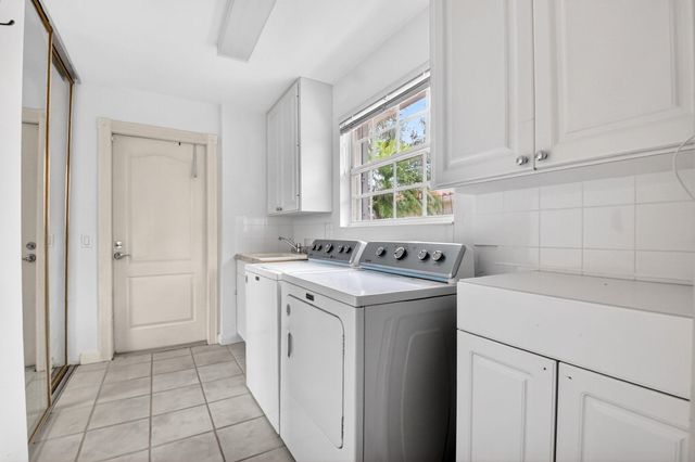 2774 Livingston Lane, West Palm Beach, FL 33411
