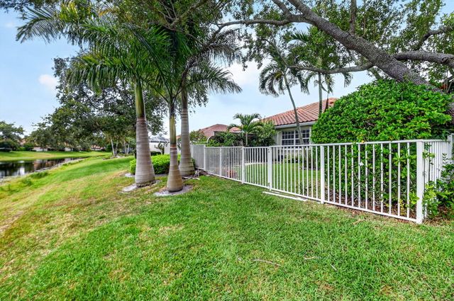 2774 Livingston Lane, West Palm Beach, FL 33411