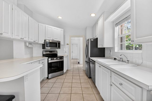 2774 Livingston Lane, West Palm Beach, FL 33411