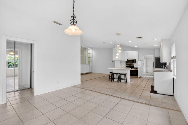 2774 Livingston Lane, West Palm Beach, FL 33411