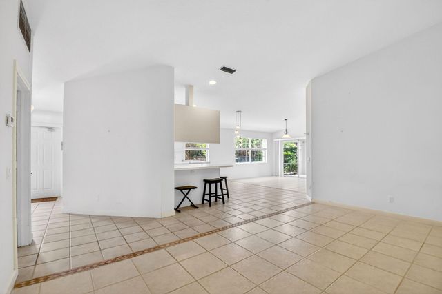 2774 Livingston Lane, West Palm Beach, FL 33411