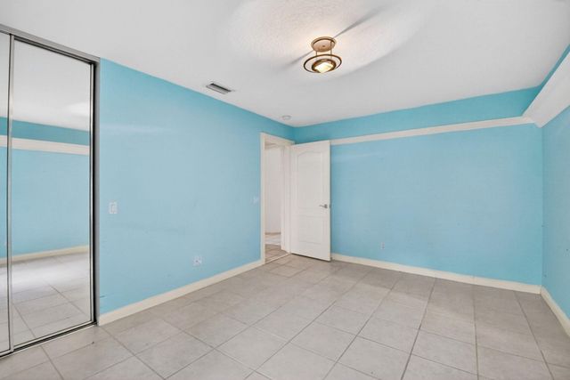 2774 Livingston Lane, West Palm Beach, FL 33411