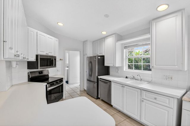 2774 Livingston Lane, West Palm Beach, FL 33411