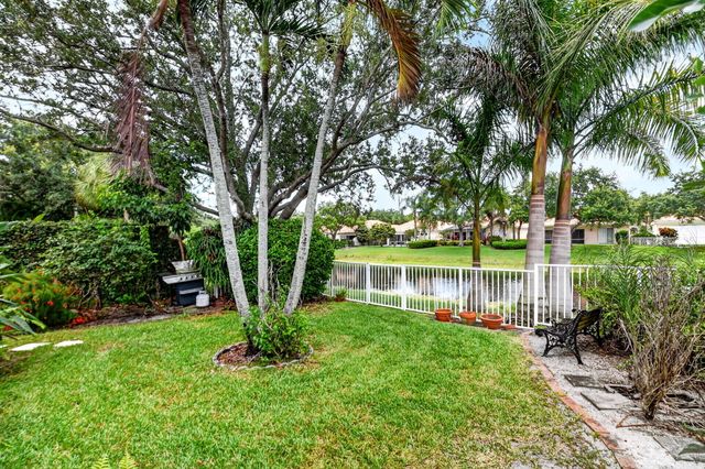 2774 Livingston Lane, West Palm Beach, FL 33411