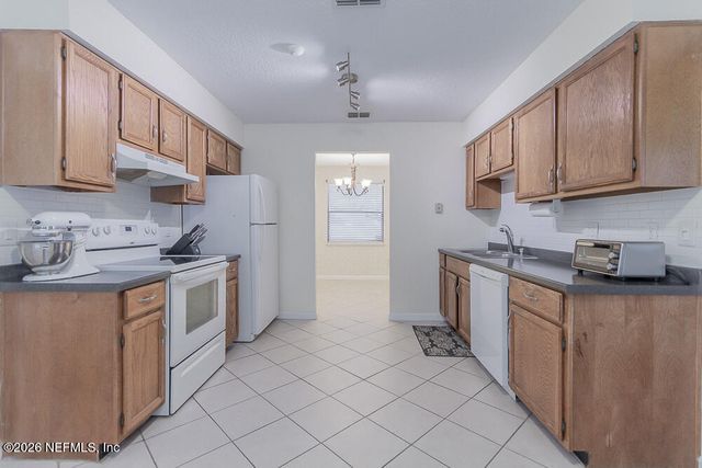 3653 NEWCASTLE CREEK Drive, Jacksonville, FL 32277