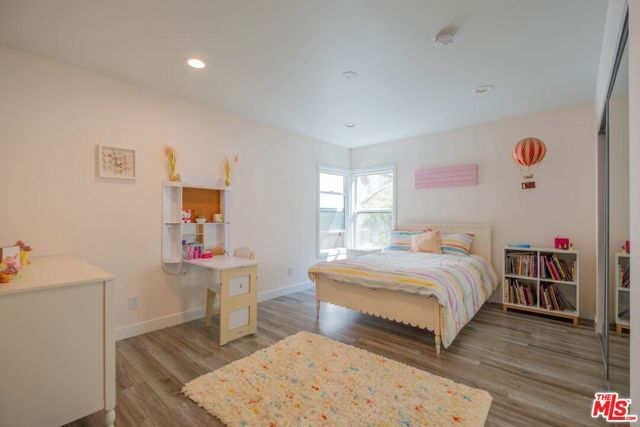 2760 E Glenoaks Boulevard, Glendale, CA 91206