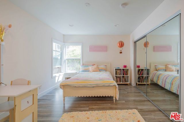 2760 E Glenoaks Boulevard, Glendale, CA 91206