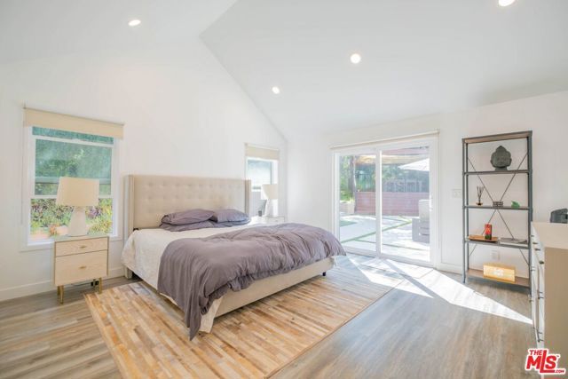 2760 E Glenoaks Boulevard, Glendale, CA 91206