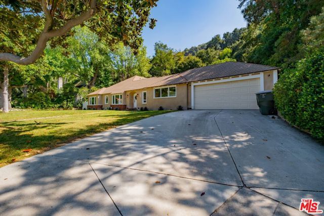 2760 E Glenoaks Boulevard, Glendale, CA 91206