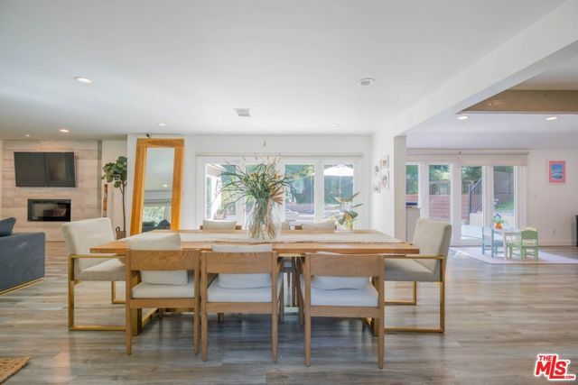 2760 E Glenoaks Boulevard, Glendale, CA 91206