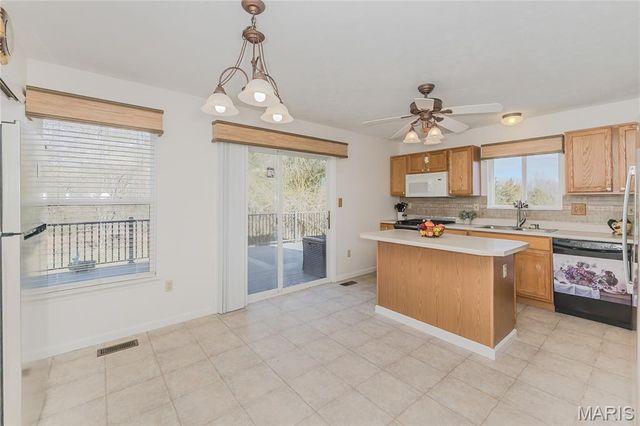 2235 Silver Lake Estates Drive, Pacific, MO 63069