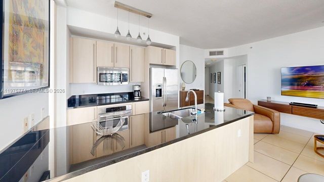 79 SW 12th St 2206-S, Miami, FL 33130