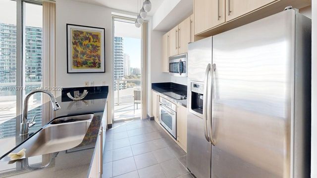 79 SW 12th St 2206-S, Miami, FL 33130