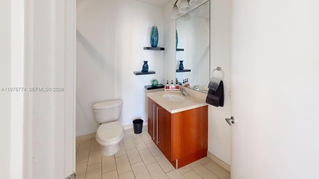 79 SW 12th St 2206-S, Miami, FL 33130