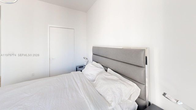 79 SW 12th St 2206-S, Miami, FL 33130