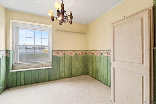 1205 E Muir Avenue, Hazel Park, MI 48030