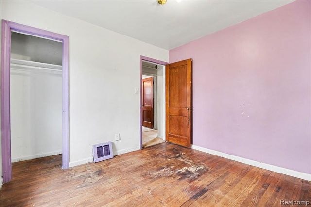 1205 E Muir Avenue, Hazel Park, MI 48030