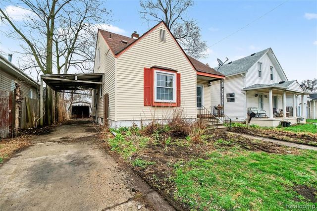 1205 E Muir Avenue, Hazel Park, MI 48030