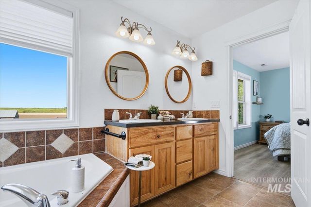 406 Triumph Drive, Middleton, ID 83644