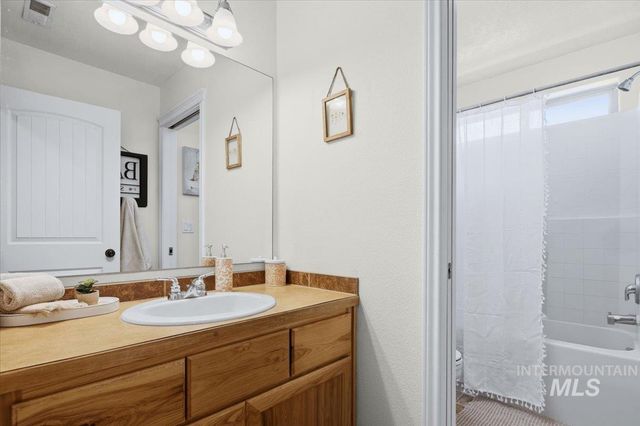 406 Triumph Drive, Middleton, ID 83644