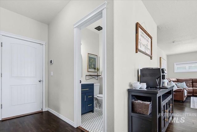 406 Triumph Drive, Middleton, ID 83644