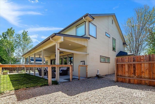 406 Triumph Drive, Middleton, ID 83644