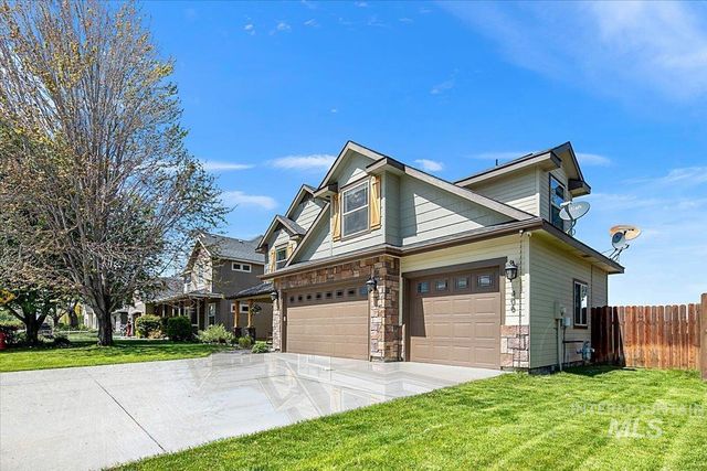 406 Triumph Drive, Middleton, ID 83644