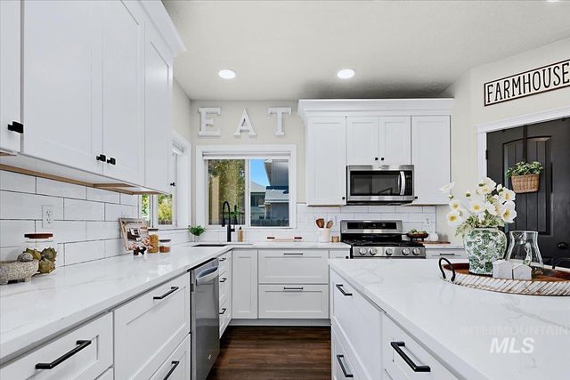 406 Triumph Drive, Middleton, ID 83644