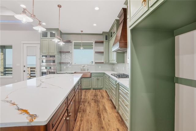 1511 Cape Velero Dr, Rockport, TX 78382