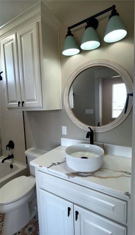 1511 Cape Velero Dr, Rockport, TX 78382