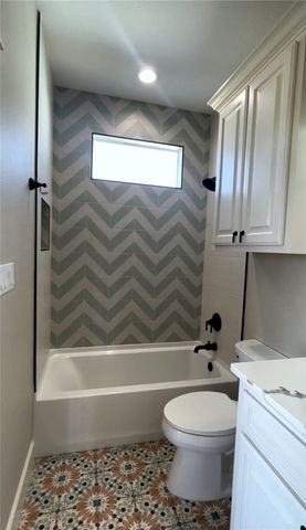 1511 Cape Velero Dr, Rockport, TX 78382