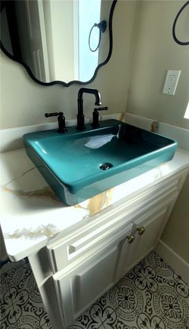 1511 Cape Velero Dr, Rockport, TX 78382