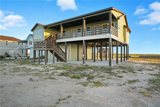 1511 Cape Velero Dr, Rockport, TX 78382