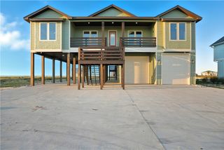 1511 Cape Velero Dr, Rockport, TX 78382