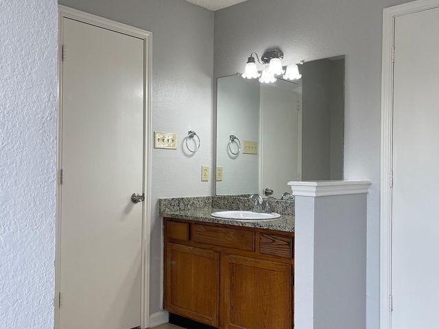 6715 Crestmont Court 6715, Fort Worth, TX 76133