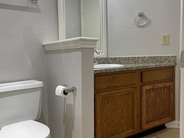 6715 Crestmont Court 6715, Fort Worth, TX 76133