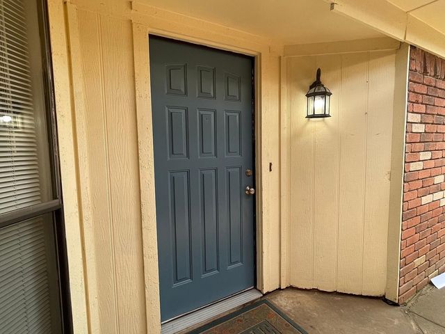 6715 Crestmont Court 6715, Fort Worth, TX 76133