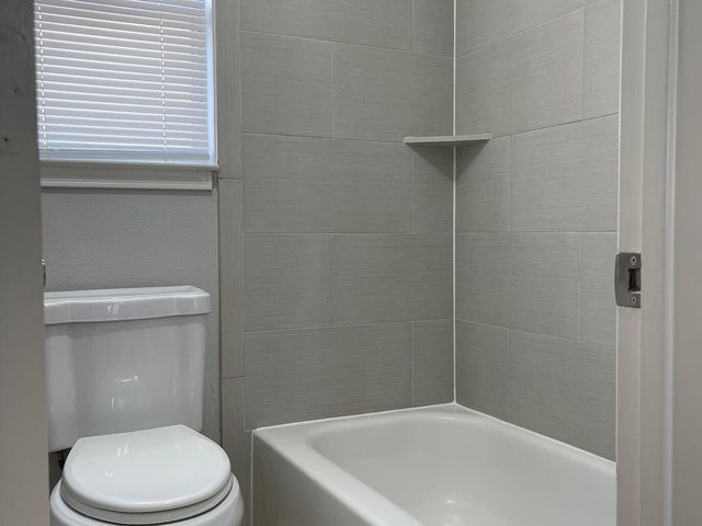 6715 Crestmont Court 6715, Fort Worth, TX 76133