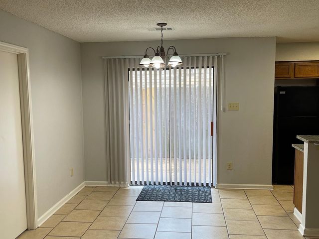 6715 Crestmont Court 6715, Fort Worth, TX 76133