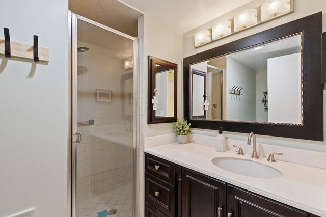 5380 CEDAR LAKE Drive 304, Boynton Beach, FL 33437