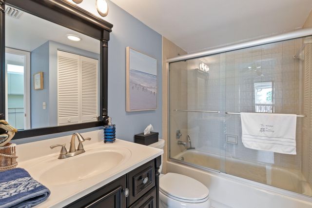 5380 CEDAR LAKE Drive 304, Boynton Beach, FL 33437