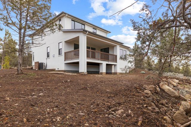 1216 Vine Maple Drive, Klamath Falls, OR 97601